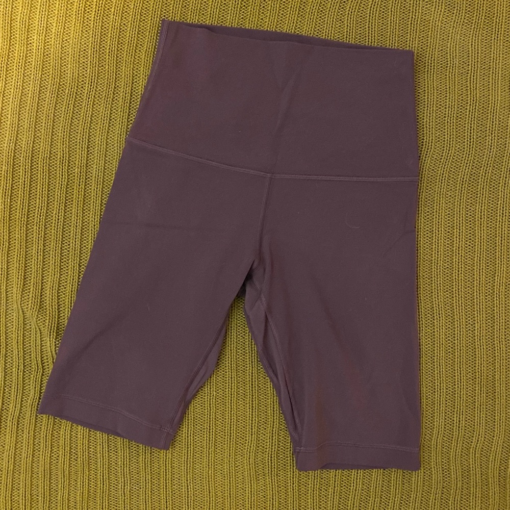 Like new Lululemon Align biker shorts Sz6